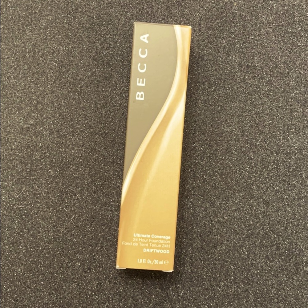Becca. Ultimate coverage 24 hour foundation